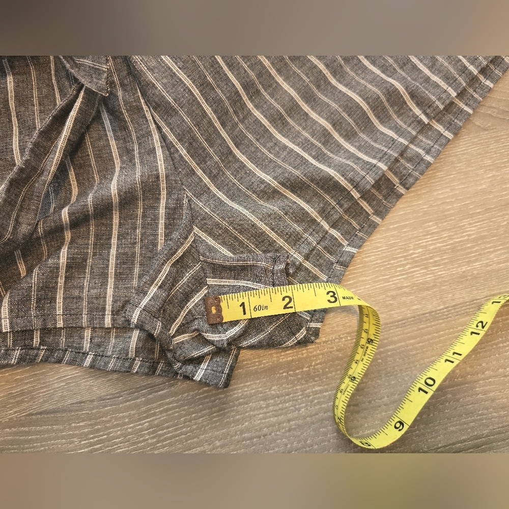 Striped shorts - Picture 3 of 6
